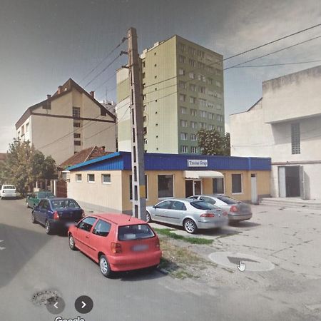 Riverside White Apartment Satu Mare Exterior photo